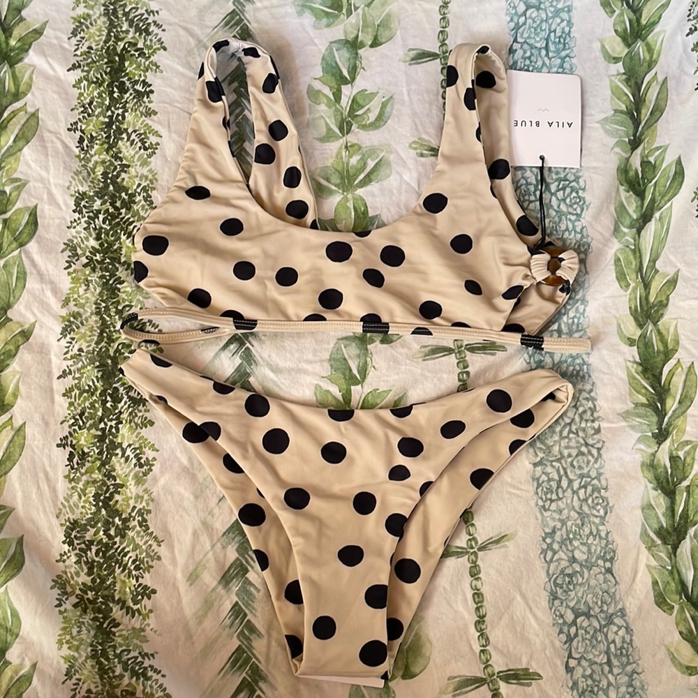 AILA BLUE- NWT BIKINI SET